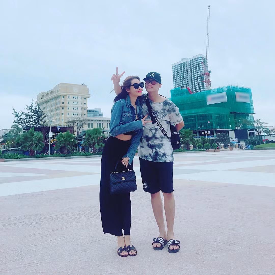 Cả hai thường xuyên đi chơi chung.