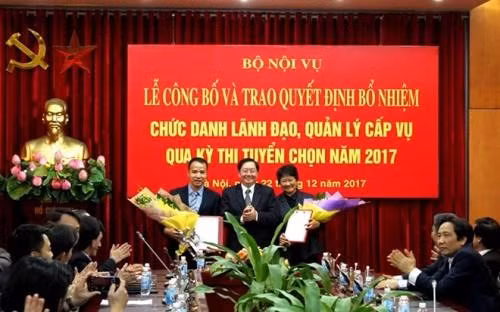 Bo Noi vu thi tuyen 4 chuc danh lanh dao, quan ly