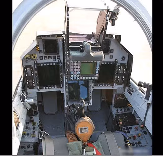 Buồng lái của phi cơ chiến đấu HAL Tejas.