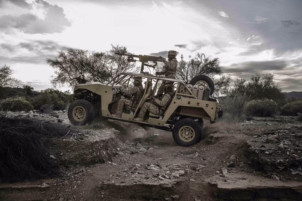 Được coi là phiên bản xe Jeep của thế kỷ 21, Ultra-Light Combat Vehicles hay ULCV có trọng lượng chỉ 2 tấn, có nghĩa là nó có thể được nhấc bổng lên một cách đơn giản chỉ với vài người lính. Nguồn ảnh: Cars.