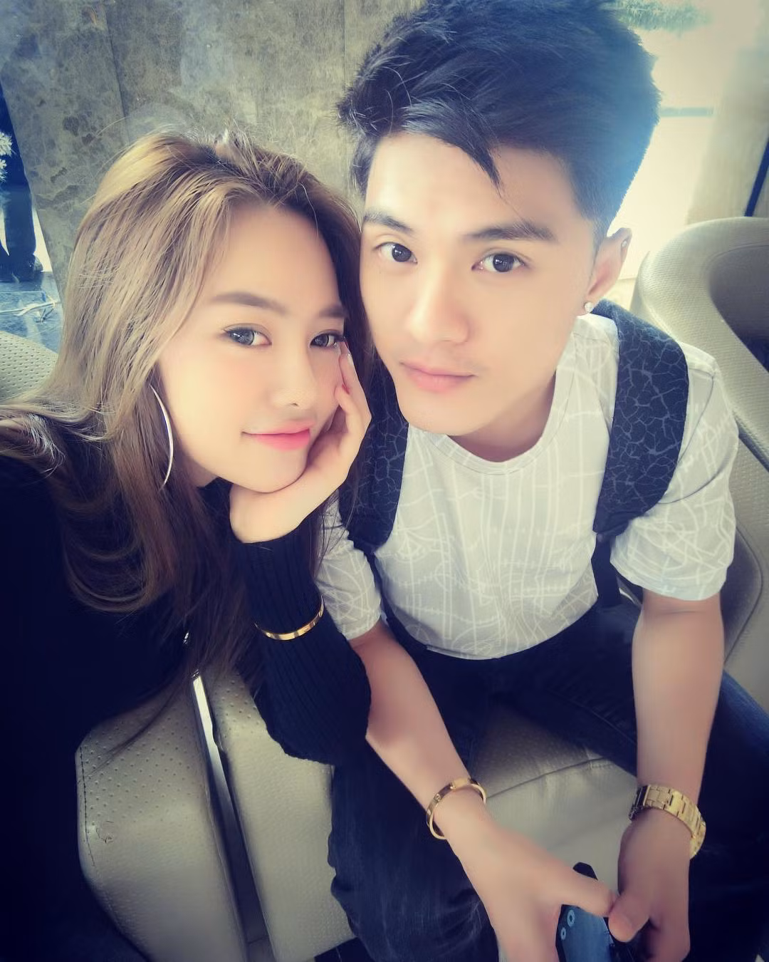 Linh Chi sợ cả hai đều không có người yêu vì quá thân thiết.