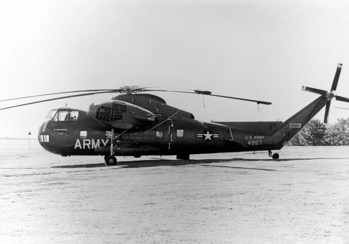 Loại trực thăng vận tải hạng nặng này có khả năng bay với tốc độ tối đa chỉ 209 km/h và tầm bay khi mang theo trọng tải tối đa cũng chỉ khoảng 233 km/h. Nguồn ảnh: USarmy.