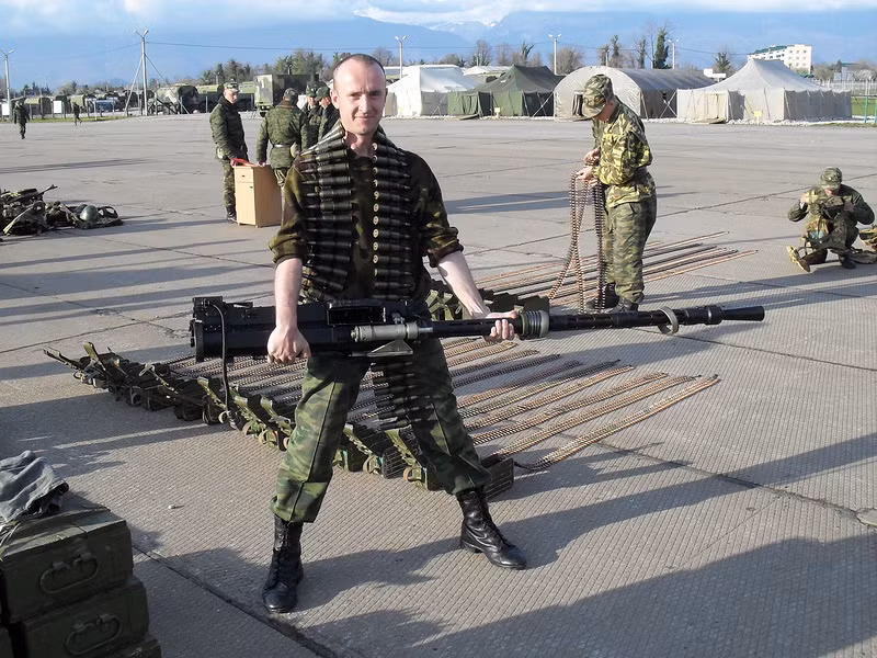 Được chế tạo để trang bị cho bộ binh, tuy nhiên khẩu súng đại liên này đã bộc lộ nhược điểm là quá nặng và cồng kềnh. Điều đó đã khiến nó bị loại bỏ và được chuyển sang làm súng phòng không hay vũ khí gắn trên thiết giáp hoặc tàu chiến. Nguồn ảnh: Flickr.