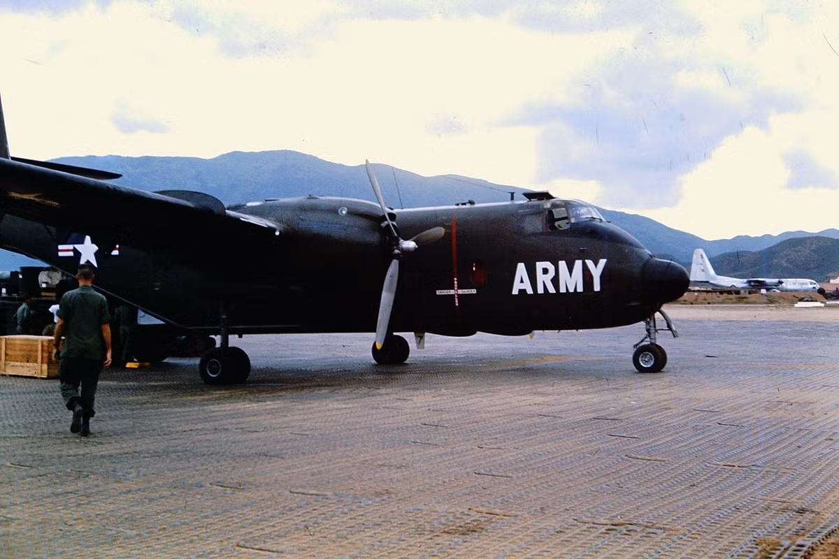 Hàng loạt các sân bay quân sự cũng được triển khai tại đây. Rõ ràng, Tây Nguyên chính là điểm cao trọng yếu nhất ở Đông Dương và Mỹ thừa hiểu điều đó. Nguồn ảnh: Flickr.