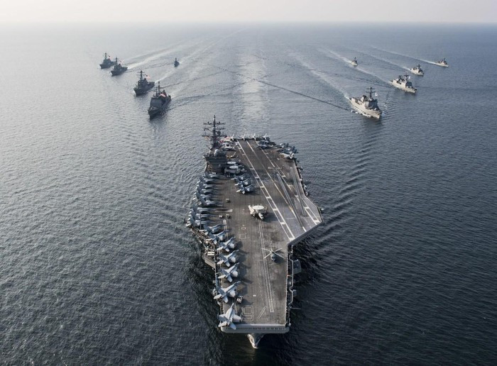 Một thông báo của Hạm đội 7 cho biết: "Khi ở Biển Đông, nhóm tác chiến sẽ tiến hành các hoạt động an ninh hàng hải, bao gồm các hoạt động trên không với cả máy bay cánh cố định và cánh xoay, diễn tập tác chiến trên biển, huấn luyện phối hợp chiến thuật giữa các đơn vị mặt nước và trên không".