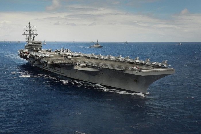 Trước khi đến Biển Đông, tàu USS Ronald Reagan hoạt động tại Ấn Độ Dương. Nhóm tác chiến tàu sân bay còn có chuyến hoạt động khác vào giữa tháng 8. Tàu USS Ronald Reagan sau khi rời cảng nhà ở Yokosuka, Nhật Bản, vào tháng 6 cũng đến Biển Đông.