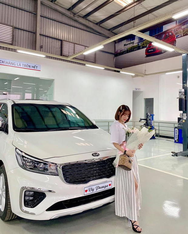 Mac Van Khoa chi tien ty mua xe hop tang nguoi yeu