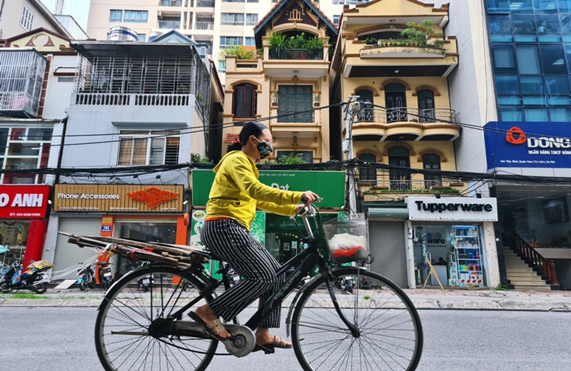 Dù số lượng gạo chỉ hỗ trợ cho mỗi người 3kg/lượt, nhưng những người đến đây nhận đều cảm thấy ấm lòng.