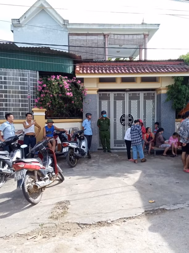 Dan vay nha doi tien, nguyen Pho truong cong an huyen noi khong no-Hinh-2