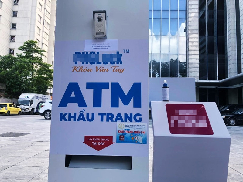 Cây "ATM khẩu trang" này được áp dụng công nghệ mở khóa từ xa, phục vụ người dân từ 8h đến 17h các ngày thứ hai, ba, tư hàng tuần. Đến ngày 23/9/2020, cây mới dừng hoạt động.