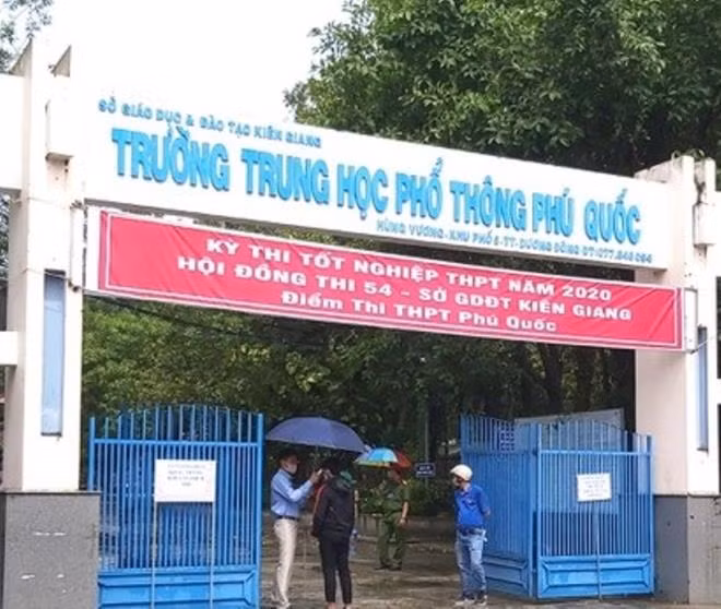 PCT xa Phu Quoc thi tot nghiep THPT: Rot 2 lan, dung bang gia