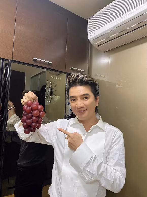 Fan Dam Vinh Hung 2h30 sang gui tang chum nho 11 trieu-Hinh-3