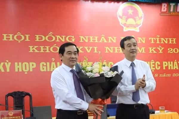 Chan dung tan Chu tich Hoi dong nhan dan tinh Thai Binh