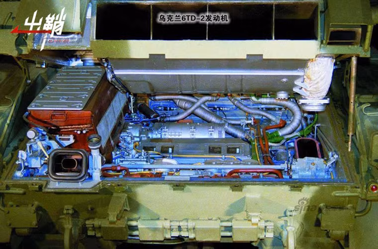 Trong lĩnh vực hợp tác trang bị vũ khí dành cho Lục quân, Trung Quốc và Ukraine cũng đã có kế hoạch phát triển nâng cấp xe tăng MBT-2000 bằng cách mua động cơ PERKINS của Anh. Tuy nhiên do yếu tố chính trị cản trở, nên đành phải thay thế sử dụng động cơ 6TD-2 có cùng công suất với động cơ PERKINS của Ukraine. Kết quả là động cơ 6TD-2 rất phù hợp với xe tăng MBT-2000. Từ đó, Ukraine phát triển sản xuất loại động cơ này trên quy mô lớn.