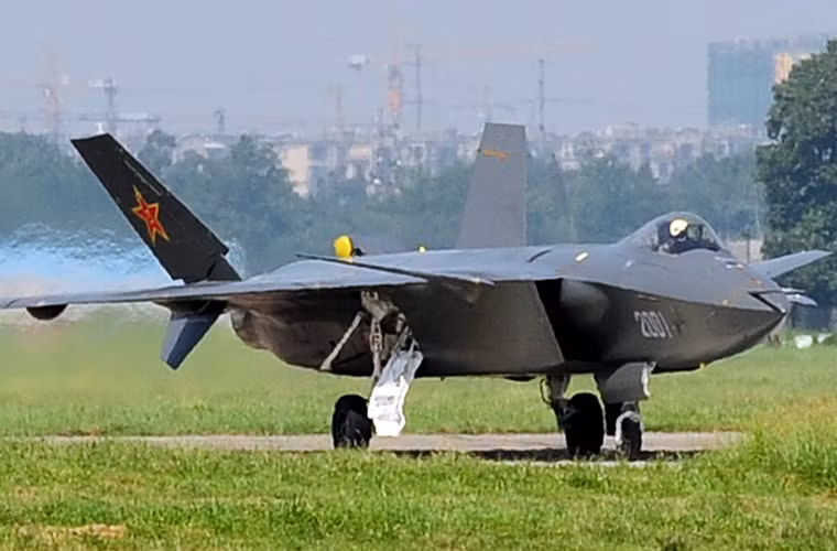 Như vậy, tổng kết lại có thể thấy hợp tác quân sự giữa Trung Quốc và Ukraine được bắt đầu từ việc thu hút nhân tài, mua trang thiết bị quân sự cho tới hợp tác nghiên cứu chế tạo. Trong tương lai rất có thể Trung Quốc và Ukraine sẽ tiếp tục hợp tác trong lĩnh vực trao đổi hoặc cùng nghiên cứu chế tạo hệ thộng động lực của máy bay J-20, Y-20, kỹ thuật tên lửa và đạn đạo, radar hay hệ thống động cơ của các chiến hạm.