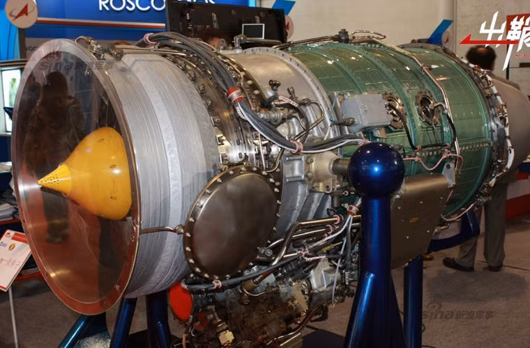 Trong ảnh là máy bay huấn luyện L-15 trang bị động cơ phản lực AI-222-25 của Ivchenko Progress. Trung Quốc cũng có ý định sao chép các động cơ của Ukraine tuy nhiên vẫn chưa thành công.