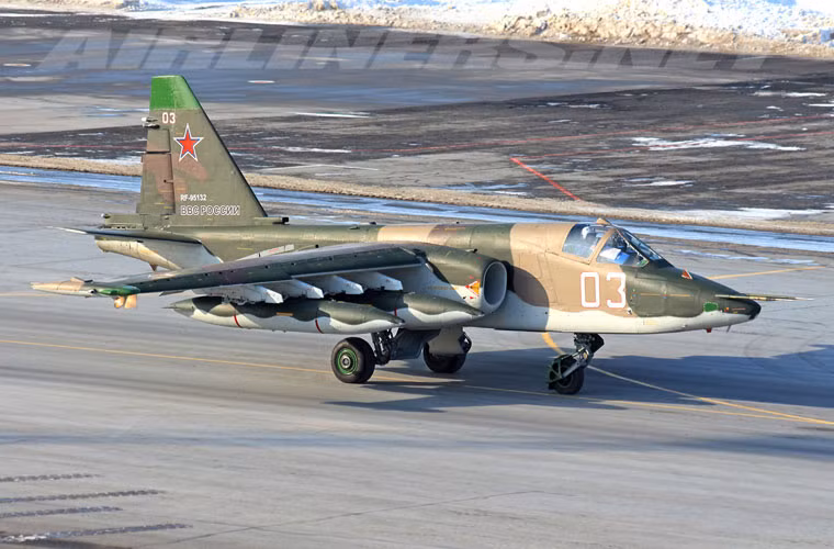 Chương trình nâng cấp Su-25SM được nhen nhóm từ năm 2000, tuy nhiên do nhiều vấn đề mà tới tận năm 2013 mới chỉ có 60 chiếc được hiện đại hóa xong. Không quân Nga đặt mục tiêu là tới năm 2020 sẽ đạt 80 chiếc Su-25SM.