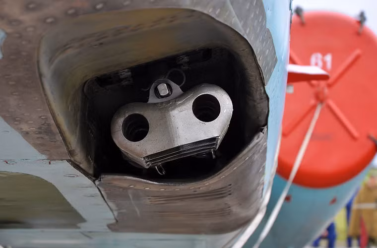 Pháo tự động GSh-30-2 được cải tiến với ba tốc độ bắn phù hợp với từng loại nhiệm vụ: 750,375 và 188 phát/phút.