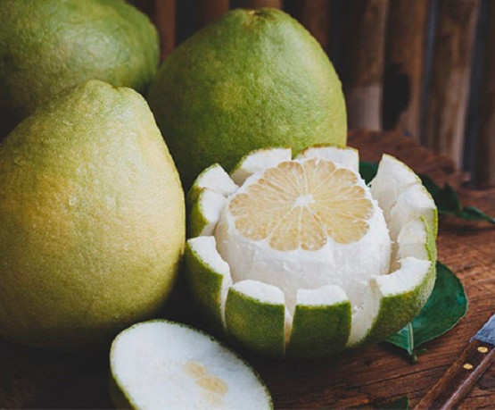 Có thể giúp bạn giảm cân: Bưởi còn chứa protein và chất xơ, cả hai đều có thể giúp bạn no lâu hơn. Chính vì vậy, bạn có thể thấy dễ dàng hơn trong việc giảm lượng calo nạp vào và giảm cân bằng cách chọn thực phẩm này. Ảnh: HC.