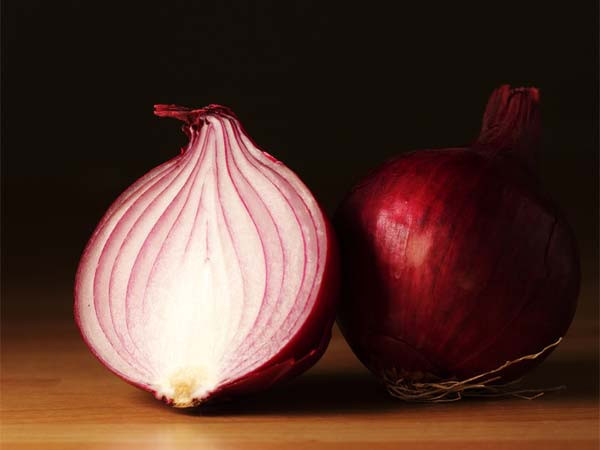 Tại cuộc họp thường niên lần thứ 97 của Hiệp hội Nội tiết ở San Diego (Mỹ), các chuyên gia tiết lộ chiết xuất từ củ hành tây có thể "giảm mạnh" lượng đường trong máu cao. Ảnh: Boldsky.