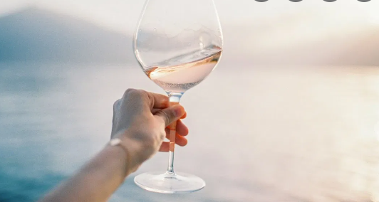 Sau đó, các nhà nghiên cứu đưa ethanol pha loãng, dạng rượu tinh khiết nhất, vào những con chuột này, và sử dụng kỹ thuật để quan sát ADN trong các tế bào rồi đọc mã. Ảnh: HL.