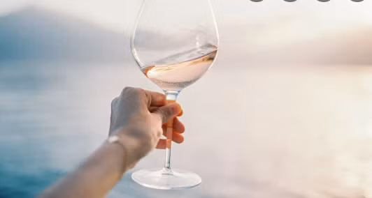 Sau đó, các nhà nghiên cứu đưa ethanol pha loãng, dạng rượu tinh khiết nhất, vào những con chuột này, và sử dụng kỹ thuật để quan sát ADN trong các tế bào rồi đọc mã. Ảnh: HL.