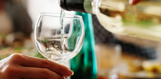 Để tìm hiểu tác hại mà acetaldehyde có thể gây ra đối với ADN của tế bào gốc, giáo sư Patel và nhóm của ông đã xem xét các tế bào không có enzym này. Họ đã sử dụng kỹ thuật di truyền trong phòng thí nghiệm để tạo ra những con chuột có tế bào gốc trong màu của chúng không tạo ra enzym ALDH2, nghĩa là chúng không thể phân hủy acetaldedyde. Ảnh: HL.