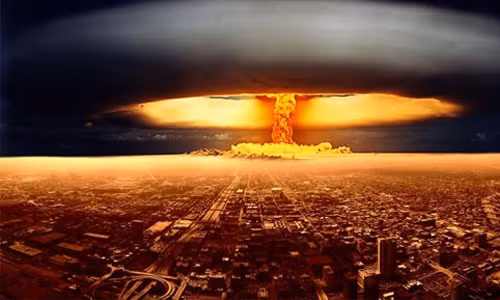 Trong thời kỳ Chiến tranh Lạnh, Mỹ và Liên Xô bước vào cuộc đua phát triển vũ khí hạt nhân. Vũ khí hạt nhân là một trong số những loại vũ khí nguy hiểm nhất được tạo ra trong thời kỳ này.