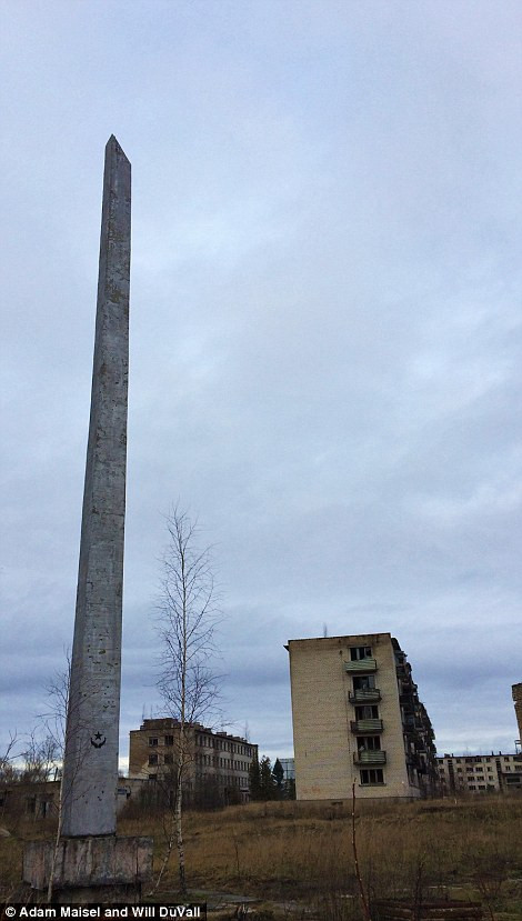 Theo thời gian, thị trấn Skrunda-1 chìm vào quên lãng và trở thành thị trấn "ma" rùng rợn.