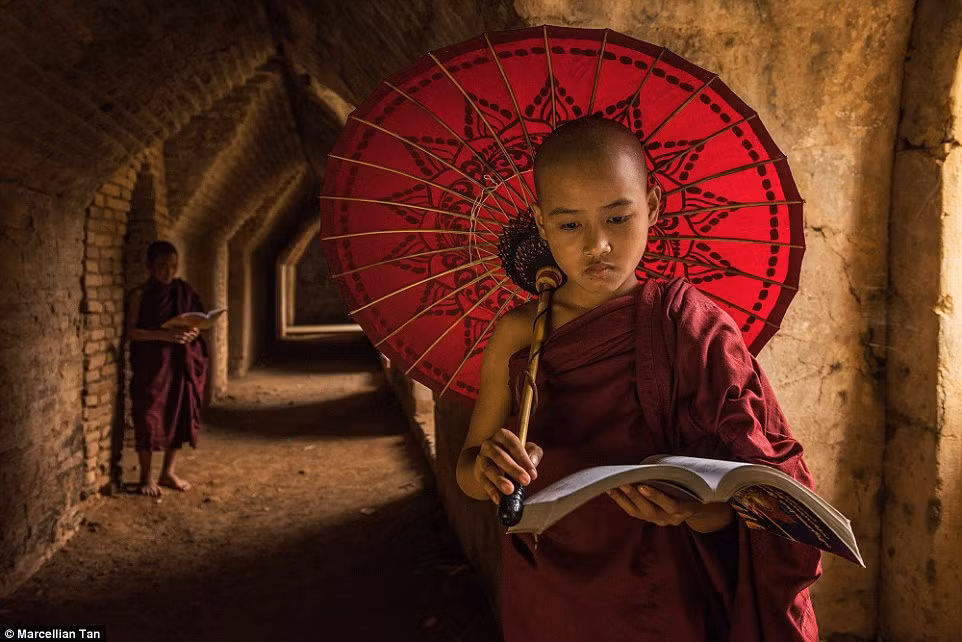 Trước khi thực hiện chuyến du lịch vòng quanh thế giới trong đó có Việt Nam để chụp ảnh các danh thắng, con người..., ông Tan đã dành 5 năm học tập, luyện kỹ năng chụp ảnh chuyên nghiệp để có thể chụp được những bức ảnh tuyệt đẹp như thế này.