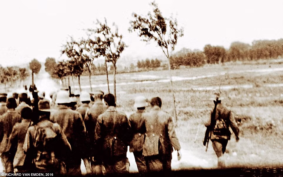 Với số lượng thương vong nặng nề, Somme là một trong các cuộc đụng độ lớn nhất trong Chiến tranh thế giới 1 với số lượng thương vong cao. Trong ảnh là nhóm tù binh Đức bị bắt giữ trong các cuộc xung đột với Anh và Pháp năm 1916.