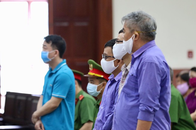 Nghi an keo dai vu VN Pharma buon ban thuoc ung thu gia