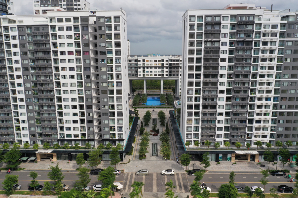 Nội dung kết luận của thanh tra nêu rõ, nhà đầu tư (Công ty TNHH Xây dựng - Thương mại Thuận Việt) đã thay đổi thiết kế dự án New City Thủ Thiêm từ nhà tái định cư sang nhà ở thương mại. Nhà đầu tư này đã chuyển nhượng cho người mua 1.122 căn hộ.