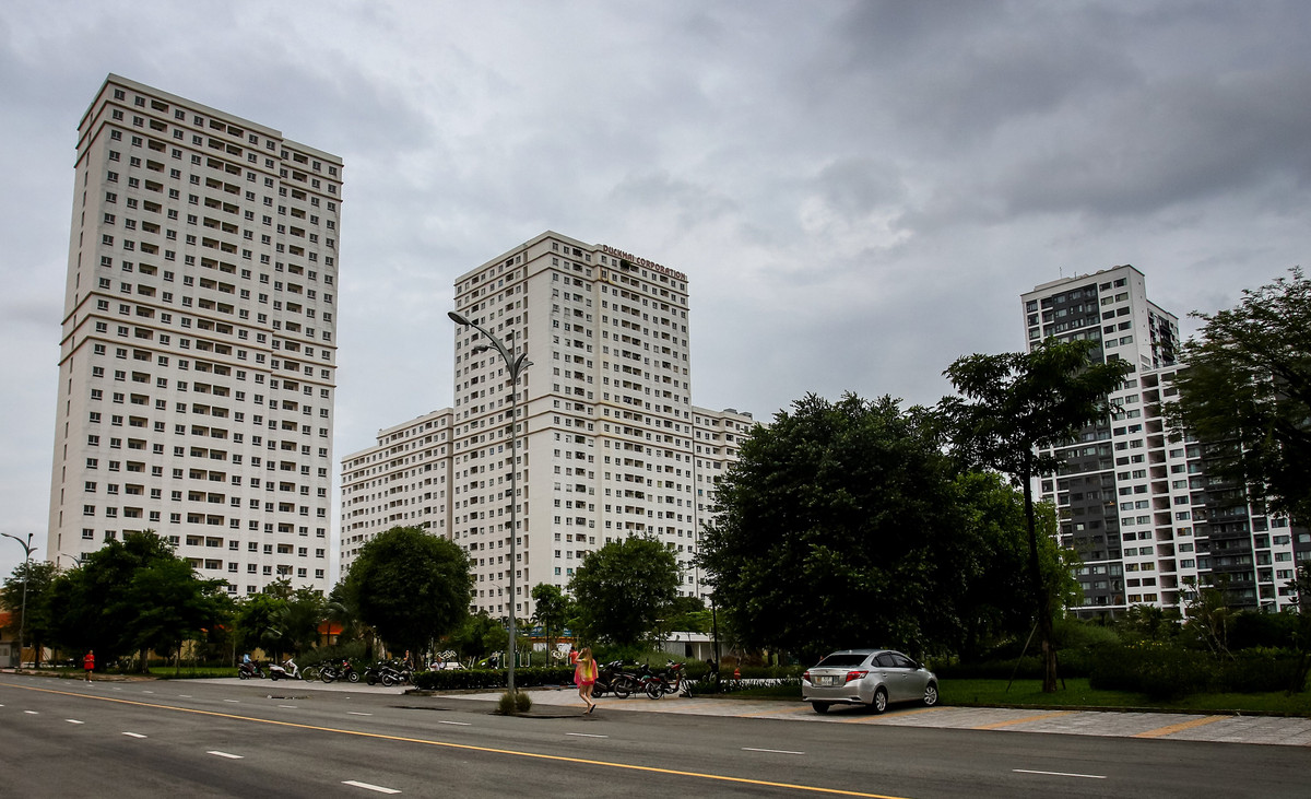 Cũng liên quan đến dự án New City, ngày 11/1/2018, trong báo cáo về kết quả đàm phán, thương thảo giữa Ban Quản lý đầu tư xây dựng Khu đô thị mới Thủ Thiêm và chủ đầu tư liên quan Hợp đồng mua 1.330 căn hộ tái định cư, Sở Tư pháp TP HCM kiến nghị về việc phải báo cáo Thủ tướng. 