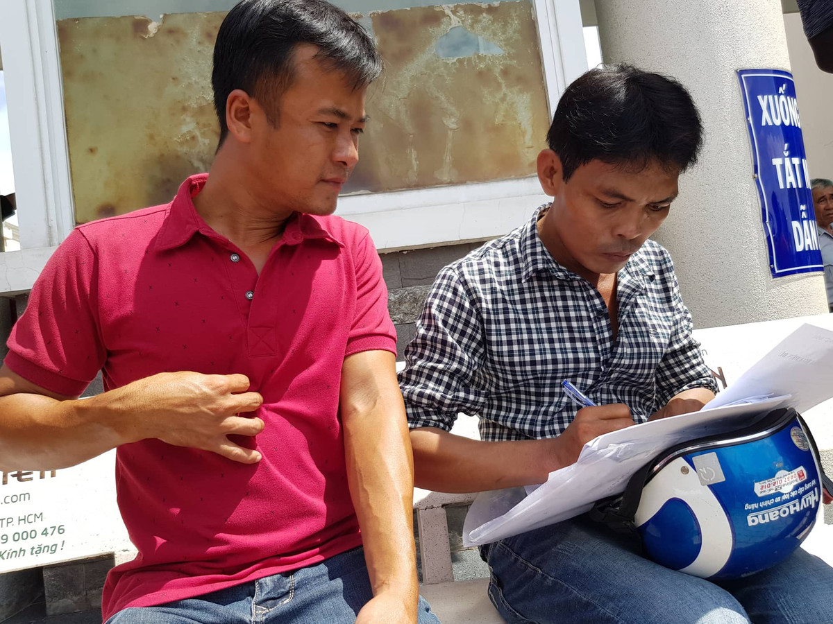 Người dân "tấp nập" nộp hồ sơ khiếu kiện, khiếu nại về đất tại Thủ Thiêm Nguoi dan