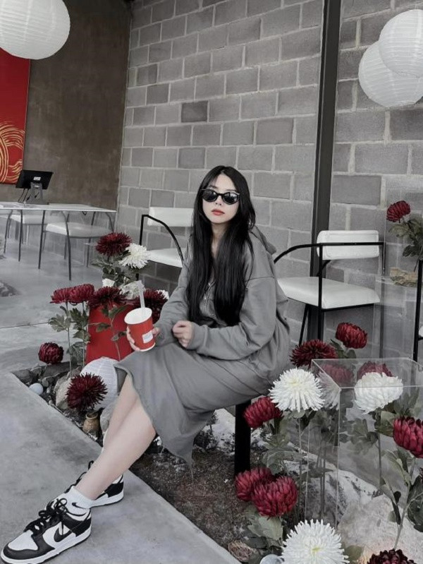 Khanh Vy lo dang hau sinh no, 'bo bim' Phan Manh Quynh gay sot-Hinh-5