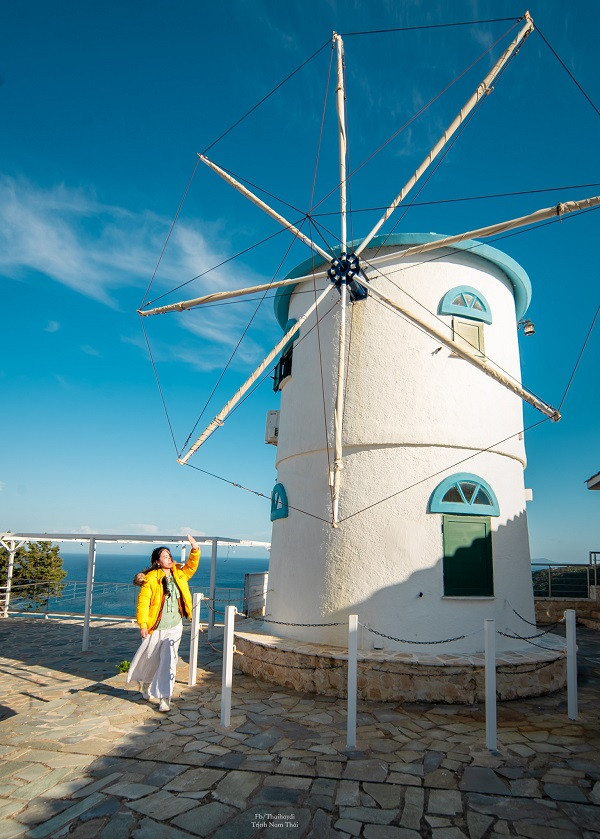 Cap doi chi 110 trieu vi vu Hy Lap, tham tu vien tren may-Hinh-15