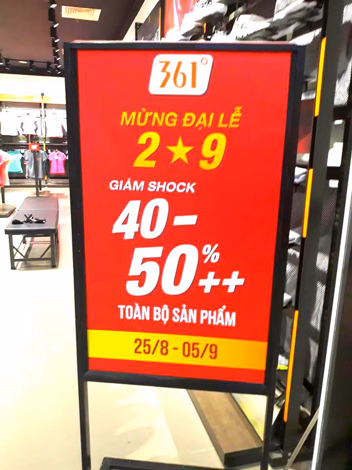 Thoi trang dua nhau giam gia soc "cau" khach-Hinh-2