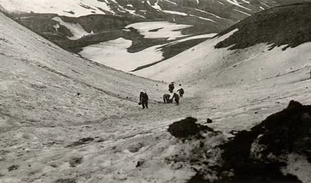 Trong Thế chiến II, Nhật Bản đã cố gắng để xâm nhập vào Alaska và để bảo vệ mảnh đất hoang dã Alaska này, nhiều người Mỹ chết hơn cả khi bảo vệ Hawaii.