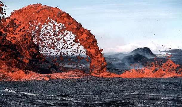 Hiện ở Alaska vẫn có hơn 100 núi lửa đang ở trạng thái hoạt động.