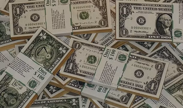 Mỹ đã mua Alaska, từ Nga với 7,2 triệu đô la tương đương với 118.000.000 đô la ngày nay. Tuy nhiên số tiền 7,2 triệu đô ít hơn so với những gì Real Madrid đã trả cho Cristiano Ronaldo để cầu thủ này cống hiến.