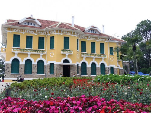 Bi an duong ham trong biet dien Bao Dai