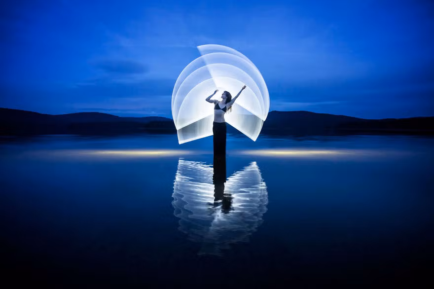 Nơi có sự kết hợp hoàn hảo của con người, thiên nhiên, ánh sáng và bóng tối. Nguồn: Bored Panda