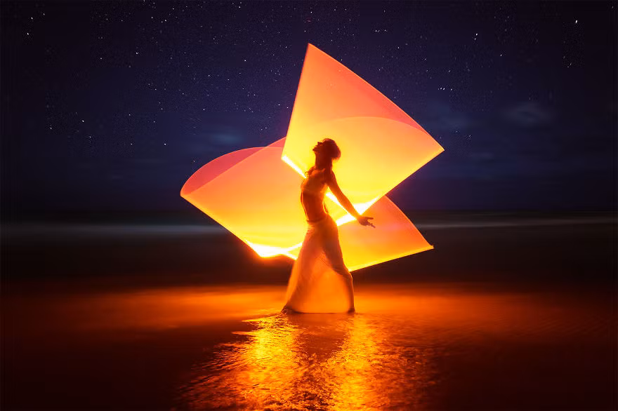 Một bức tranh ánh sáng đẹp tuyệt mỹ trong chùm tác phẩm Sings Of Light của Eric Paré. Nguồn: Bored Panda