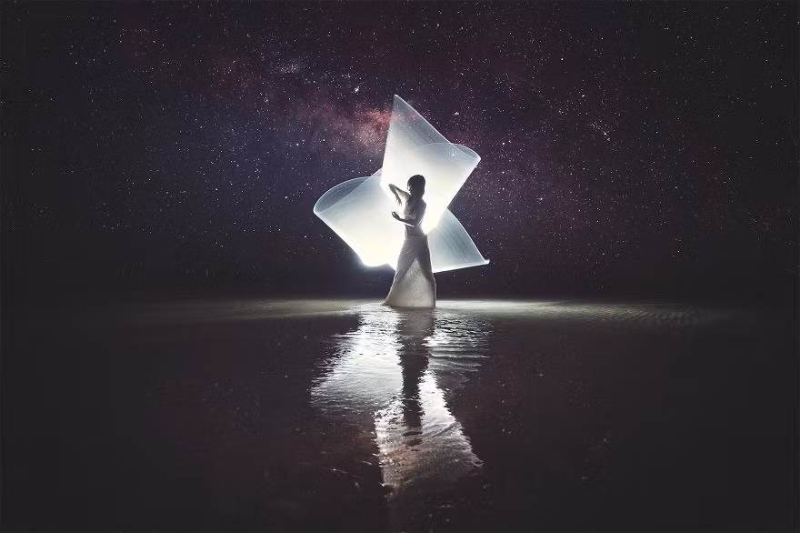 Xem thêm một số tác phẩm tranh ánh sáng đẹp ảo diệu của nghệ sĩ thị giác bậc thầy Eric Paré. Nguồn: Bored Panda