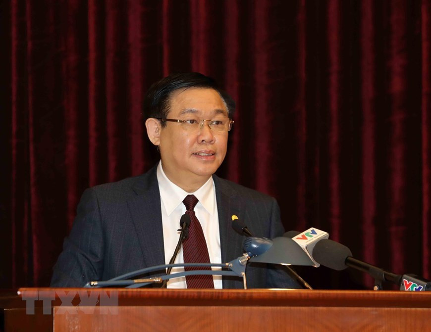 Ủy viên Bộ Chính trị, Phó Thủ tướng Vương Đình Huệ phát biểu tại hội nghị. 