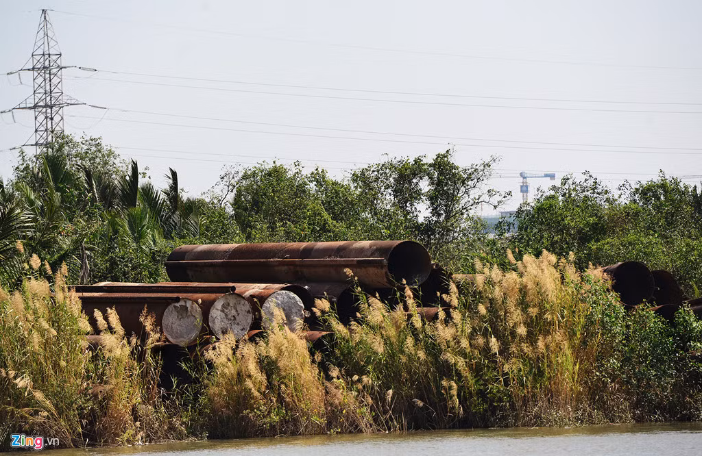 Trong thời gian tạm ngưng, việc thuê mặt bằng, bảo dưỡng công trình, máy móc và các chi phí liên quan khiến công ty này thiệt hại hơn 200 tỷ đồng. Ngân sách Nhà nước cũng bị ảnh hưởng vì lãi vay ngân hàng.