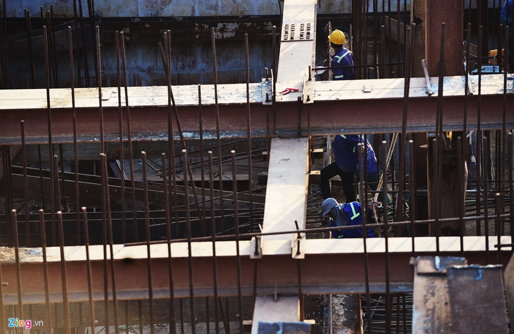 Hiện đơn vị thi công cho triển khai xây dựng kết cấu cống, mang và kè mang cống; nạo vét, đặt thảm; thi công khuôn viên và nhà quản lý. 