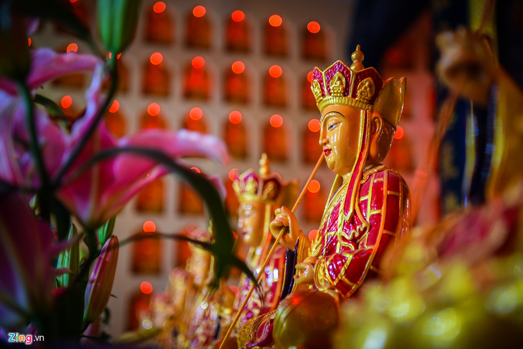 Tất cả tượng đều do tăng ni phật tử công đức vào chùa.