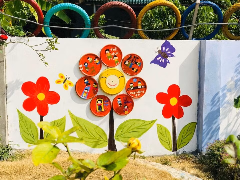 Co giao Son La bien da soi thanh do choi cho tre mam non-Hinh-4